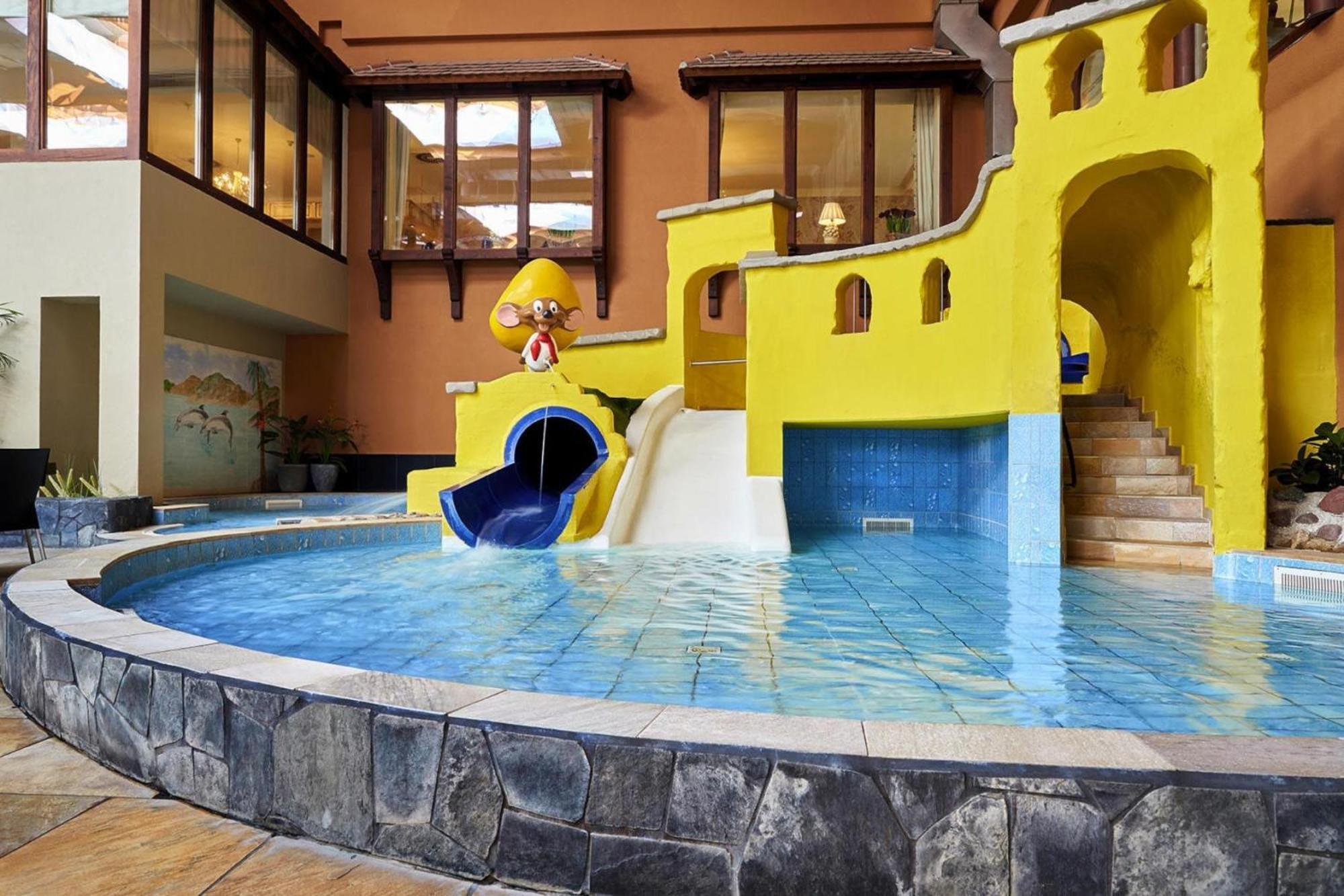 Holiday Resort Van Der Valk, Linstow Dobbin-Linstow Екстериор снимка